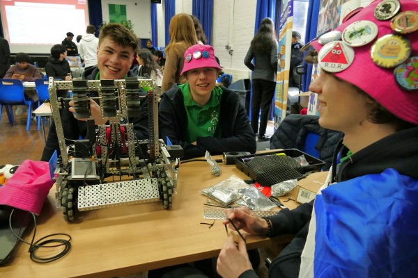 Úspěchy robotického týmu R.U.R. z Gymnázia Jeseník v Londýně