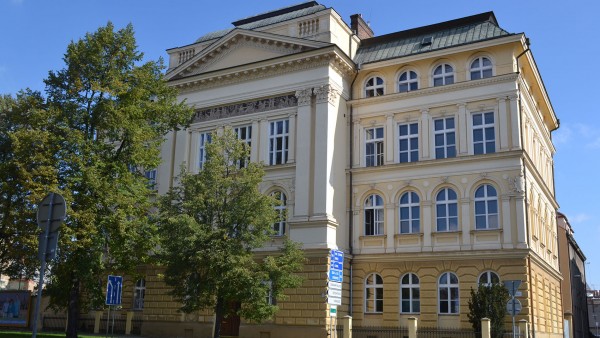 Obchodní akademie, Prostějov, Palackého 18