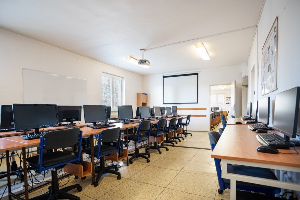 Třída pro výuku informatiky.