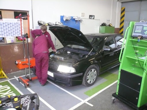 Vyšší odborná škola a Střední škola automobilní, Zábřeh, U Dráhy 6